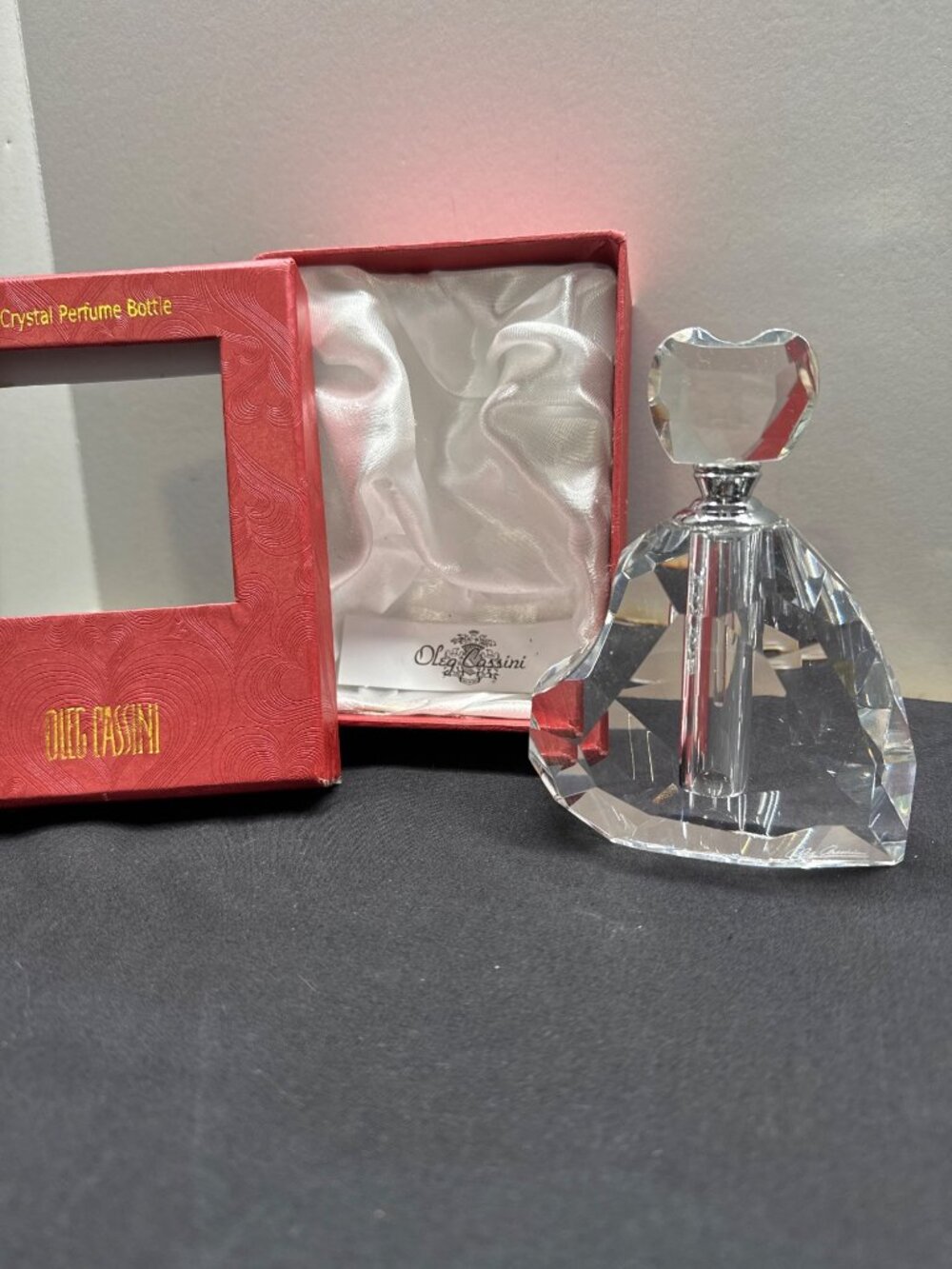 Oleg Cassini Crystal EMPTY Perfume Bottle With Heart-Shaped Stopper & Red Gift B